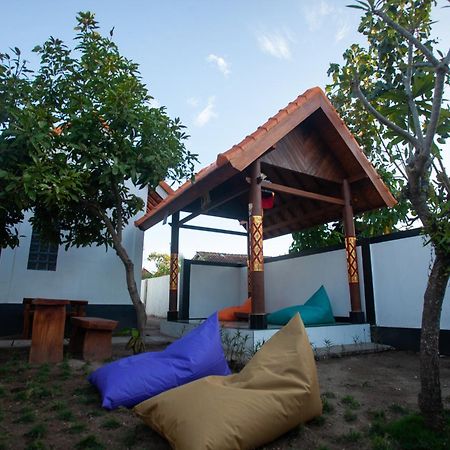 Lucky Hostel Batununggul 외부 사진