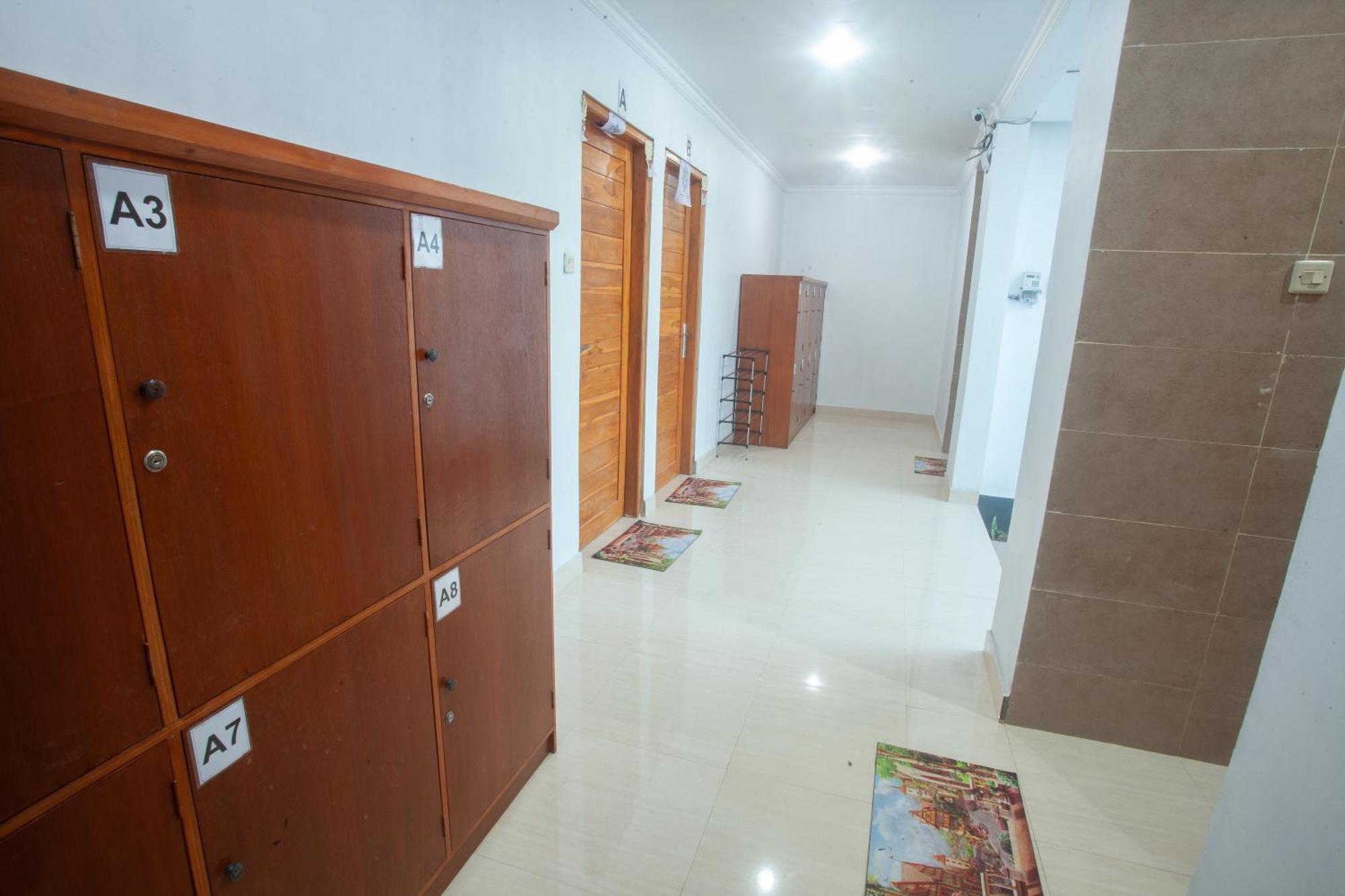 Lucky Hostel Batununggul 외부 사진