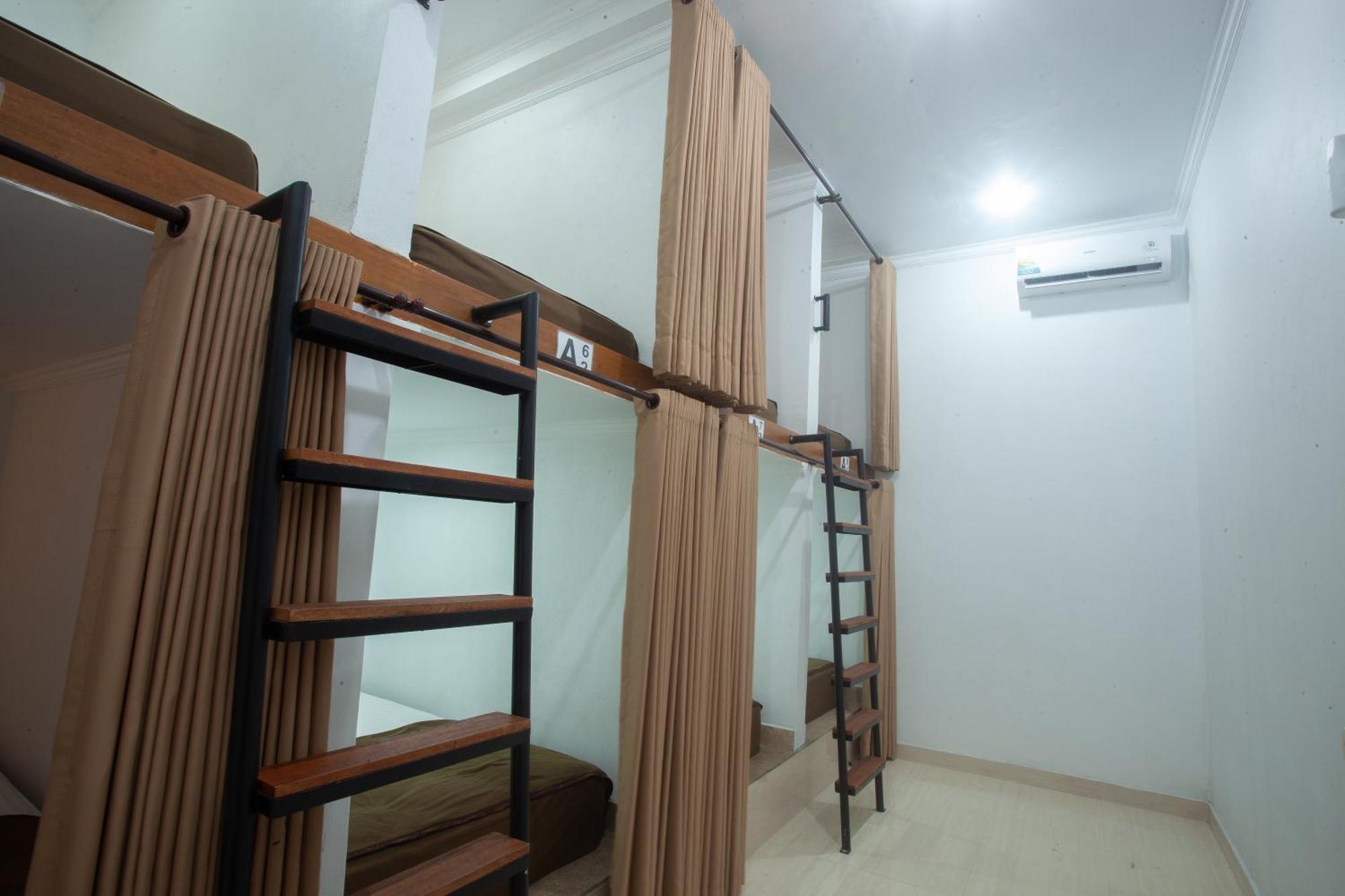 Lucky Hostel Batununggul 외부 사진