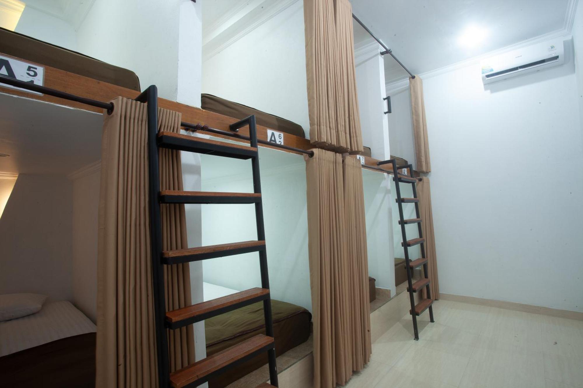 Lucky Hostel Batununggul 외부 사진