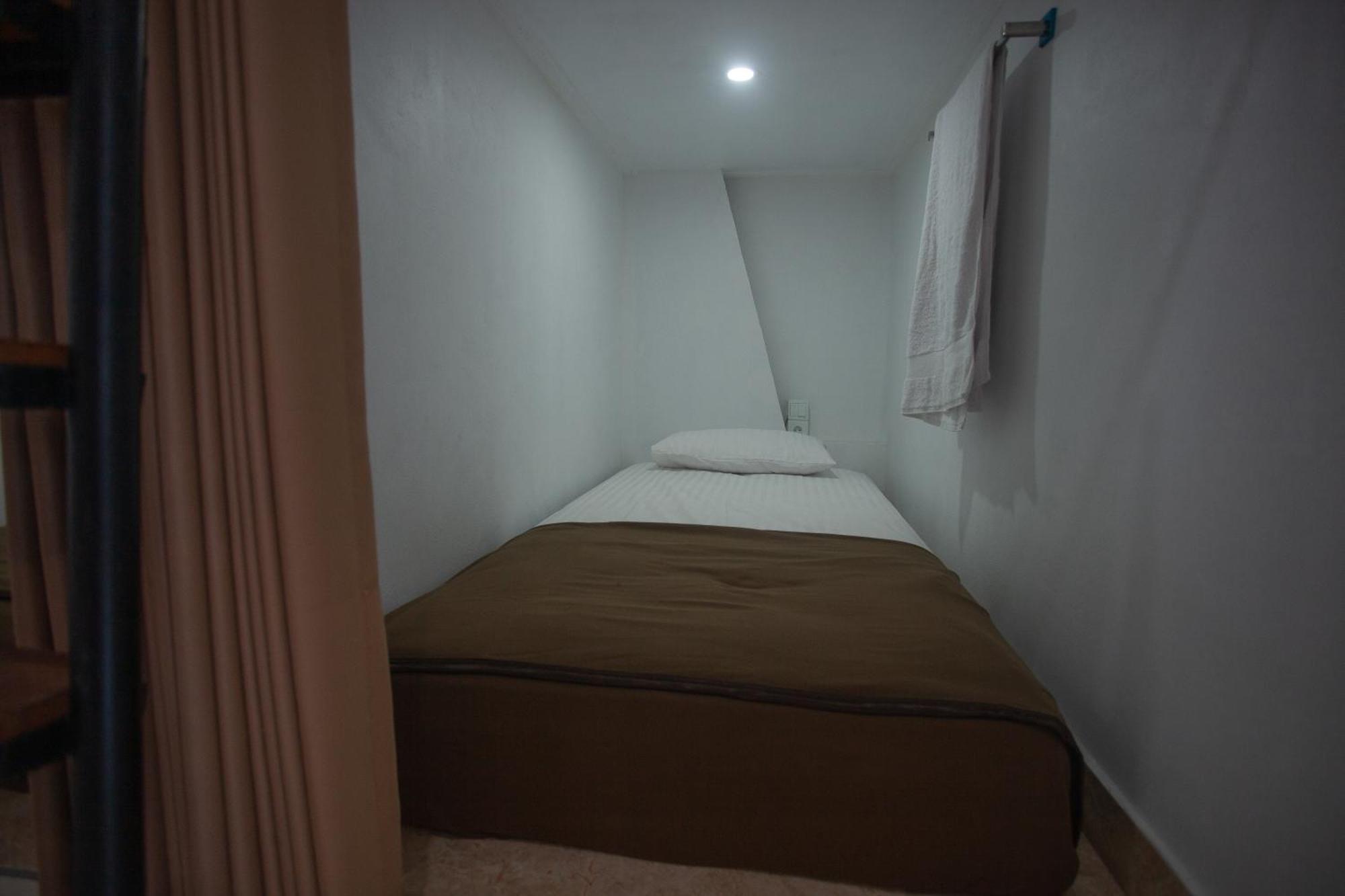 Lucky Hostel Batununggul 외부 사진